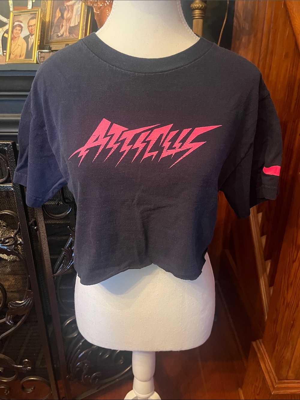 Atticus Clothing- Black Crop T-Shirt with Pink Graphic Logo- 2000’s